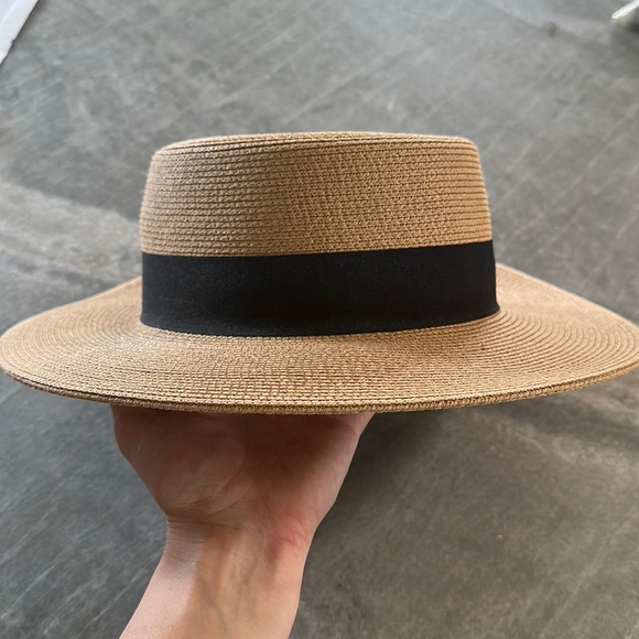 Furtalk sun hat. Retails for 35. Size large. - Picture 1 of 3